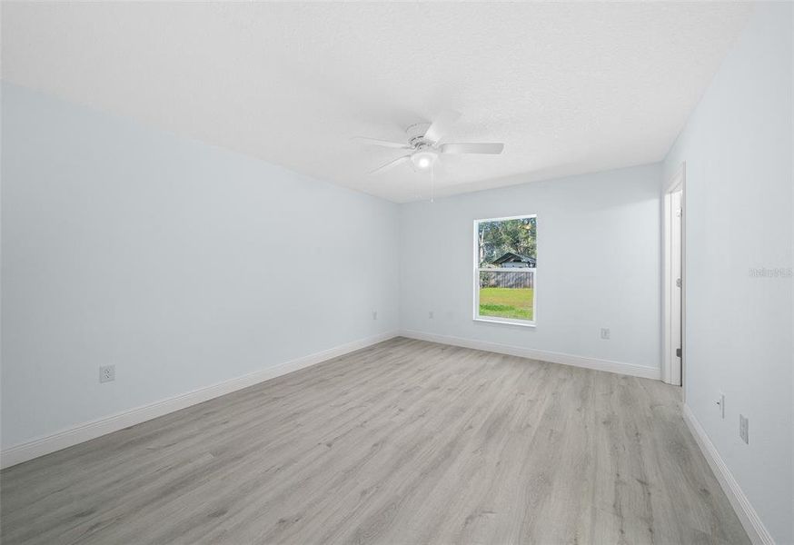 Spacious, unfurnished interior of a new home in , Ocala (Image 20).