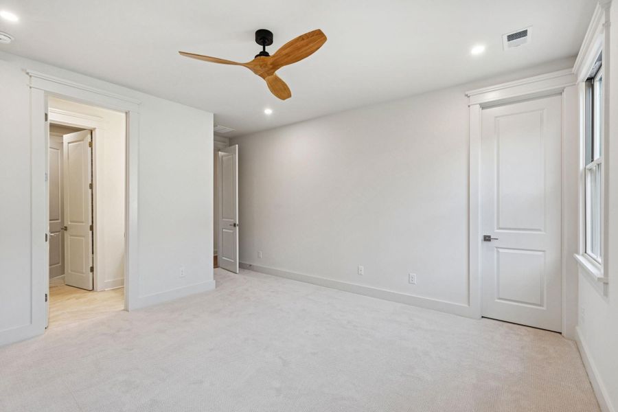 Spacious, unfurnished interior of a new home in , Johns Island (Image 28). Spacious, unfurnished interior of a new home in , Johns Island (Image 28).