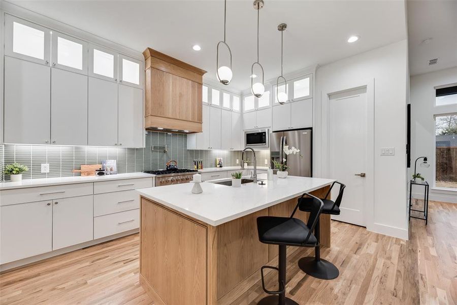 Furnished interior view inside a new home in , Dallas (Image 18).