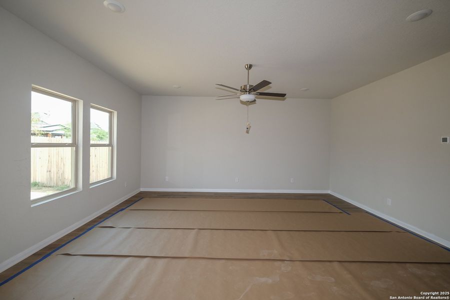 Spacious, unfurnished interior of a new home in Blue Ridge Ranch, San Antonio (Image 13). Spacious, unfurnished interior of a new home in Blue Ridge Ranch, San Antonio (Image 13).