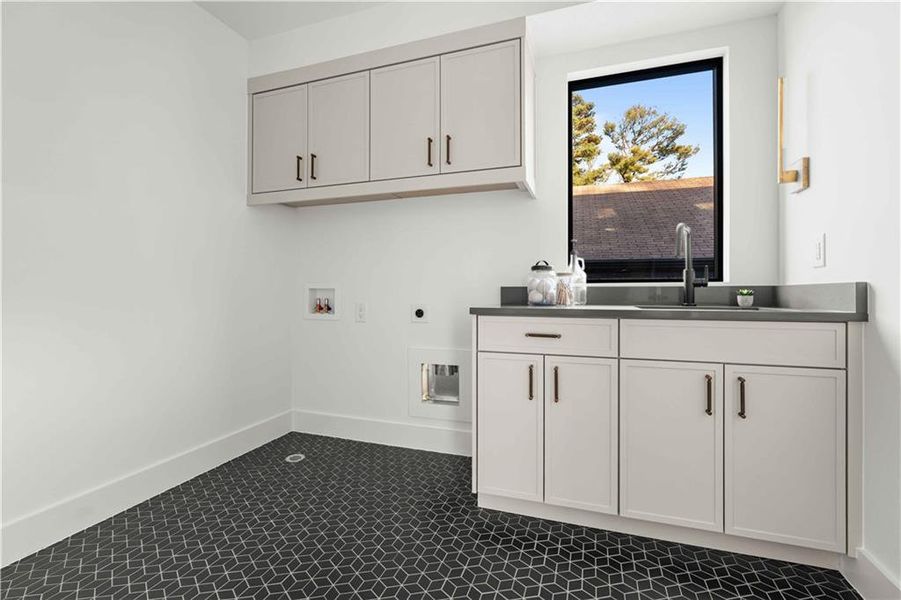 Furnished interior view inside a new home in , Atlanta (Image 60).