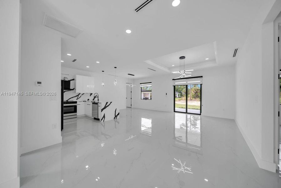 Spacious, unfurnished interior of a new home in , Lehigh Acres (Image 11).