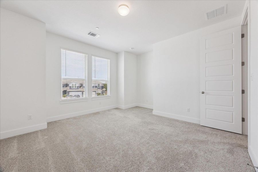 Spacious, unfurnished interior of a new home in , Round Rock (Image 11).