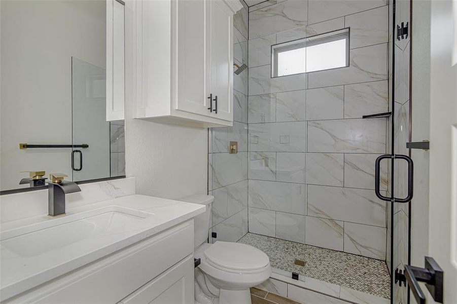 Furnished interior view inside a new home in , Grand Prairie (Image 10).