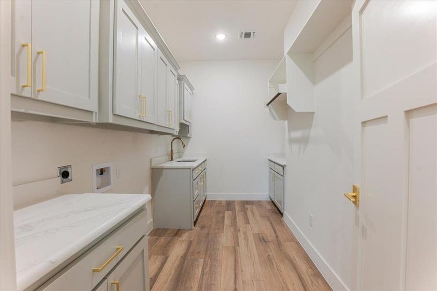 Furnished interior view inside a new home in , Granbury (Image 16). Furnished interior view inside a new home in , Granbury (Image 16).