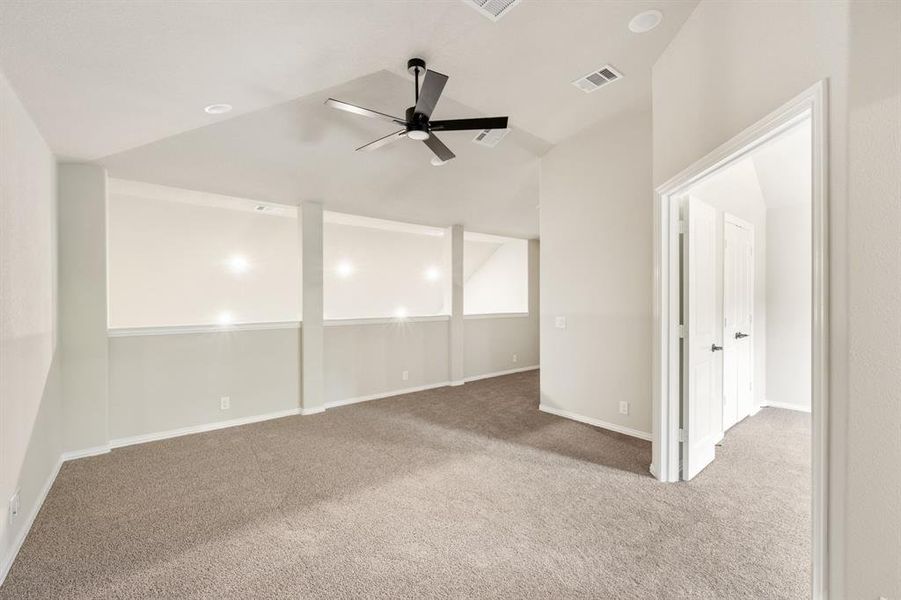 Spacious, unfurnished interior of a new home in East Oak Creek 50-55, Commerce (Image 31).