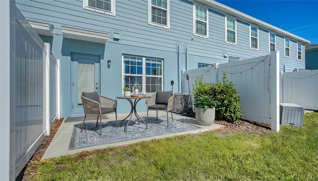 Exterior details and patio area of a home in , Bradenton (Image 27).