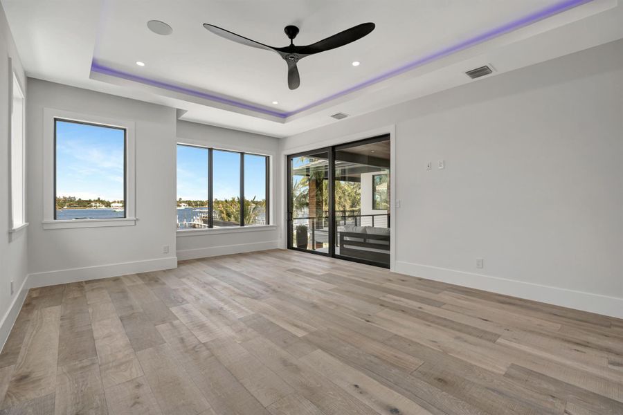 Exterior details and patio area of a home in , Lantana (Image 38).