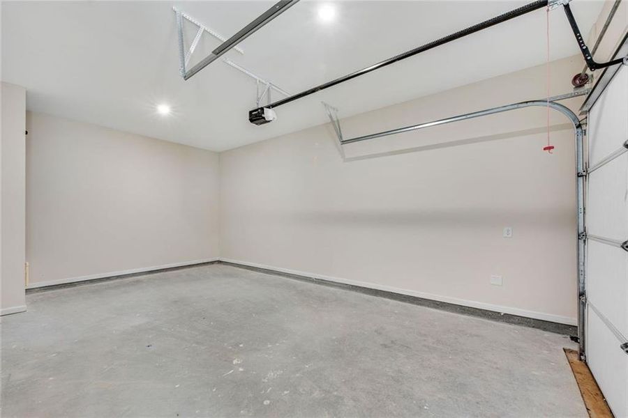 Spacious, unfurnished interior of a new home in , Villa Rica (Image 30).