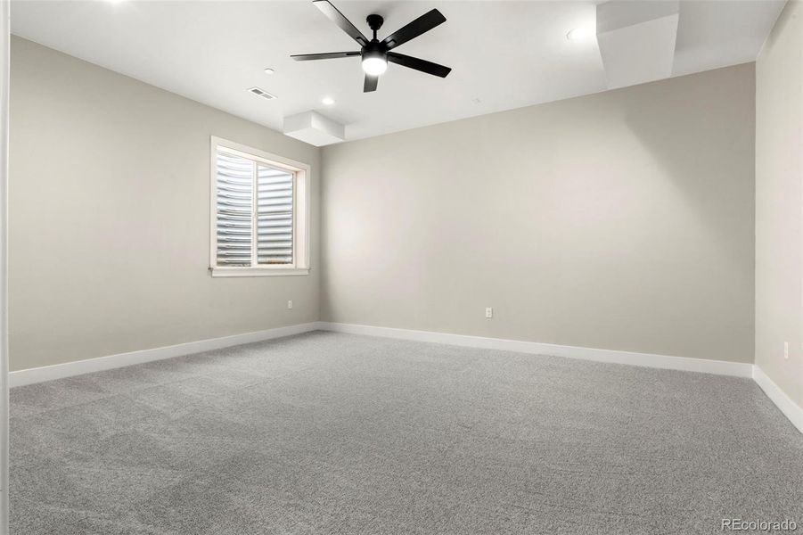 Spacious, unfurnished interior of a new home in , Hudson (Image 40).