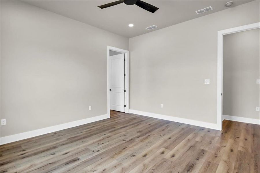Spacious, unfurnished interior of a new home in , Lindale (Image 19). Spacious, unfurnished interior of a new home in , Lindale (Image 19).