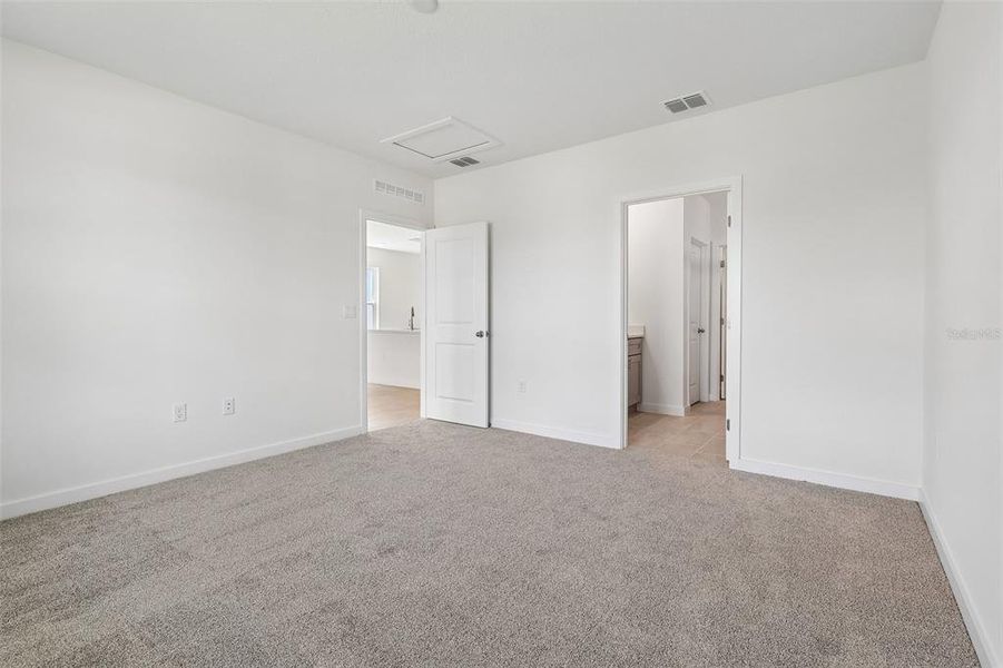 Spacious, unfurnished interior of a new home in Hamilton Bluff, Haines City (Image 32).
