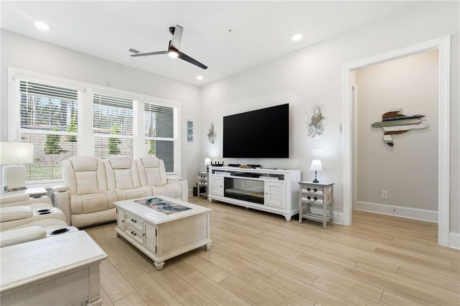 Furnished interior view inside a new home in The Reserve at Bells Ferry, Kennesaw (Image 6). Furnished interior view inside a new home in The Reserve at Bells Ferry, Kennesaw (Image 6).