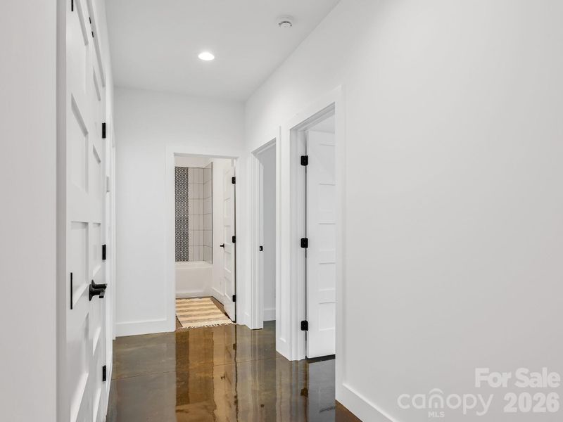 Spacious, unfurnished interior of a new home in , Asheville (Image 21).