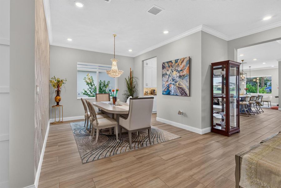 Formal DIning Area Formal DIning Area
