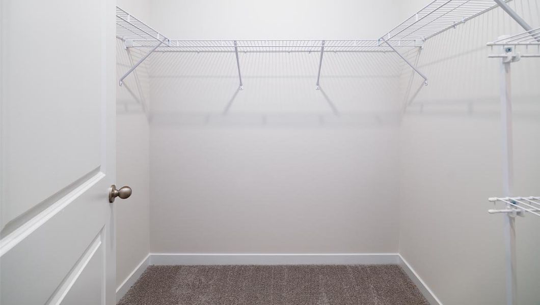 Spacious, unfurnished interior of a new home in Valley View, Waynesville (Image 17).