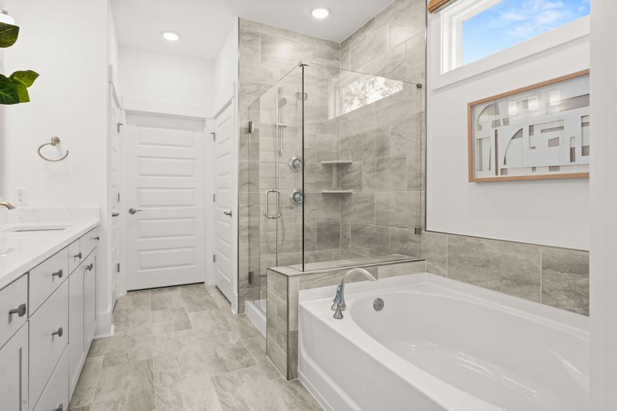 Owner's Bathroom Owner's Bathroom