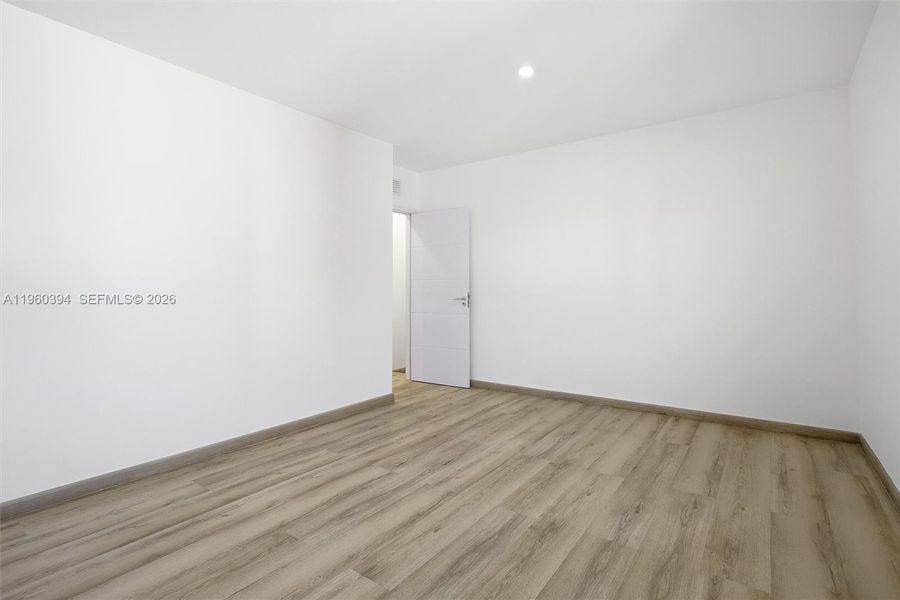 Spacious, unfurnished interior of a new home in , Florida City (Image 19).