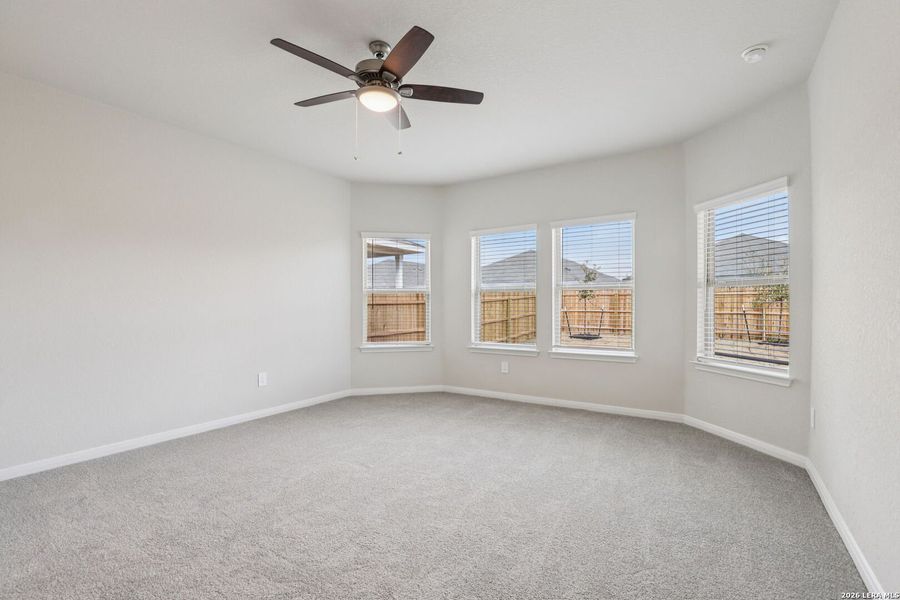 Spacious, unfurnished interior of a new home in Catalina, Converse (Image 40).