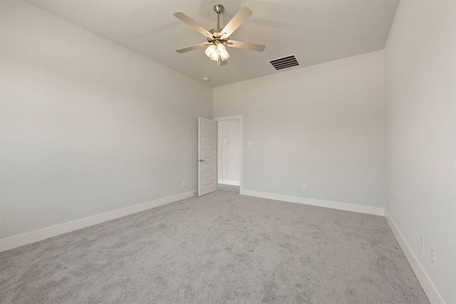 Spacious, unfurnished interior of a new home in Saddleback Estates, Boyd (Image 21). Spacious, unfurnished interior of a new home in Saddleback Estates, Boyd (Image 21).