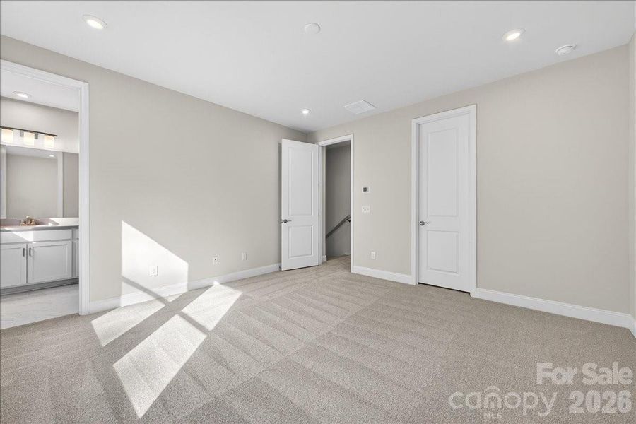 Light filled primary en suite