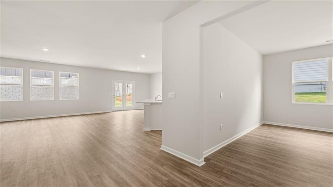 Spacious, unfurnished interior of a new home in Brooks Station, Dacula (Image 11).
