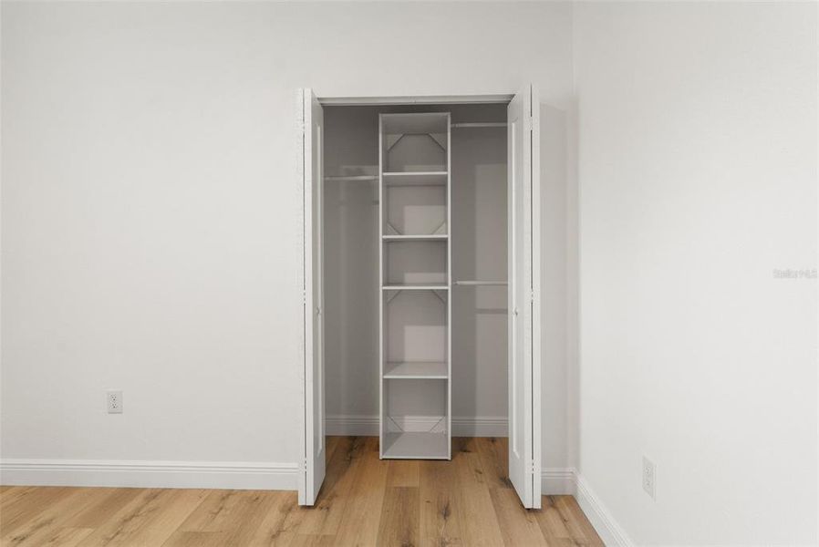 Spacious, unfurnished interior of a new home in , Tampa (Image 36).