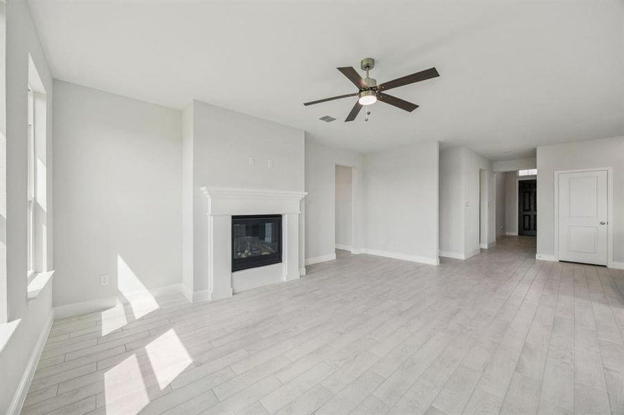 Spacious, unfurnished interior of a new home in Bellagio, Forney (Image 18). Spacious, unfurnished interior of a new home in Bellagio, Forney (Image 18).