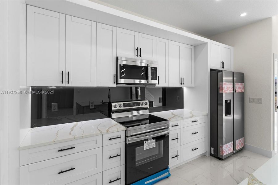Furnished interior view inside a new home in , Lehigh Acres (Image 8).