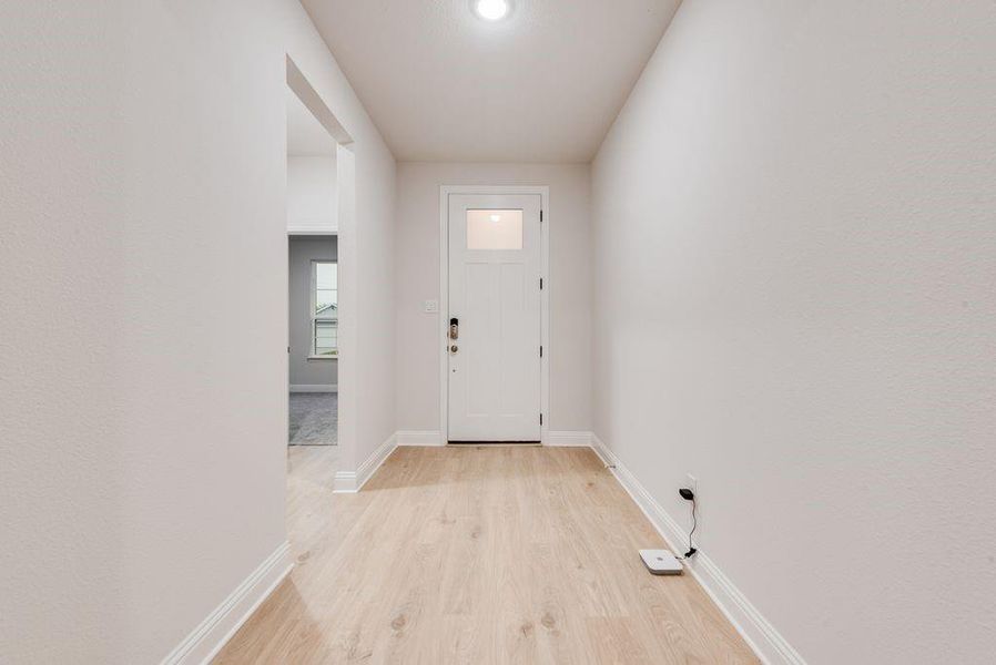 Spacious, unfurnished interior of a new home in Creekside of Crowley, Crowley (Image 32).