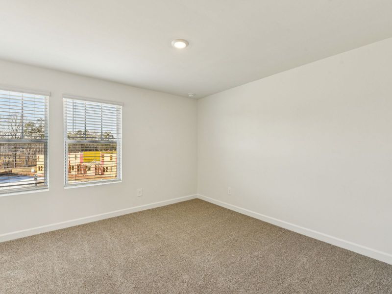 Spacious, unfurnished interior of a new home in Galloway Ridge, Charlotte (Image 16).