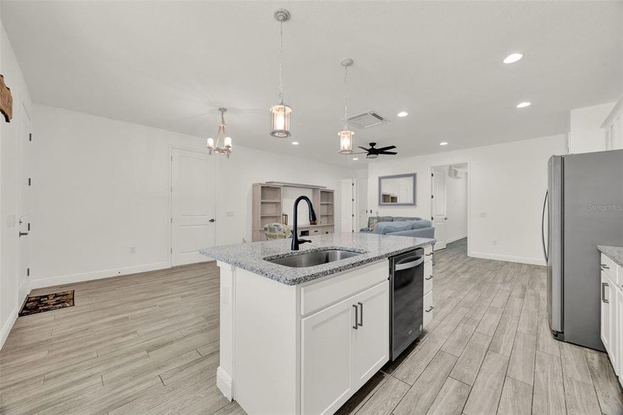 Furnished interior view inside a new home in , Orlando (Image 10).