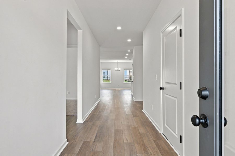 Spacious, unfurnished interior of a new home in The Oaks, Clarksville (Image 11).