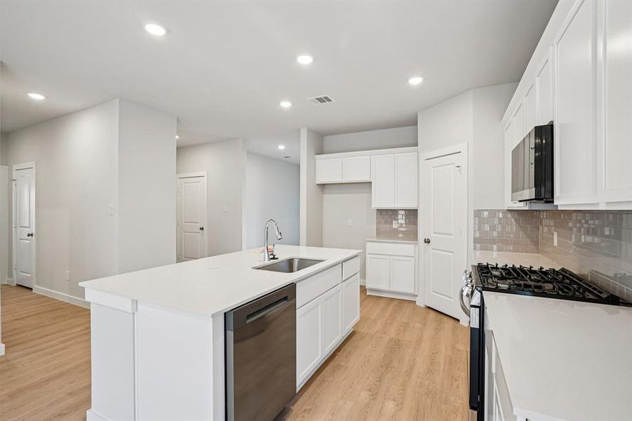 Furnished interior view inside a new home in Lone Oak, Alvarado (Image 9). Furnished interior view inside a new home in Lone Oak, Alvarado (Image 9).