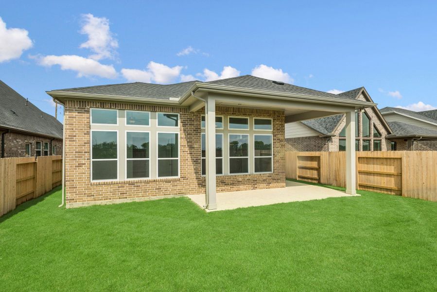 Representative exterior details of a home built from the The Carolcrest by David Weekley Homes in Grange 45' Homesites, Katy (Image 4). Representative exterior details of a home built from the The Carolcrest by David Weekley Homes in Grange 45' Homesites, Katy (Image 4).