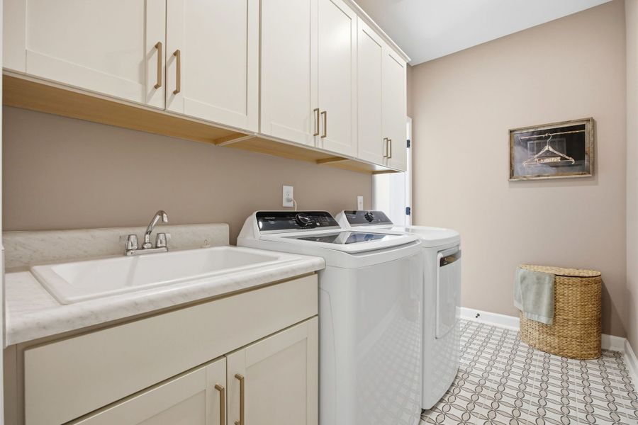 Representative furnished interior of a home built from the The Ashport K by Davidson Homes LLC in Montrose, Aberdeen (Image 12).