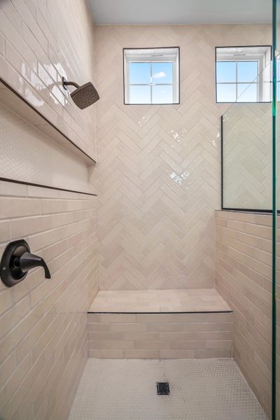 Close-up of interior finishes inside a home in Verdancia, El Paso (Image 18).