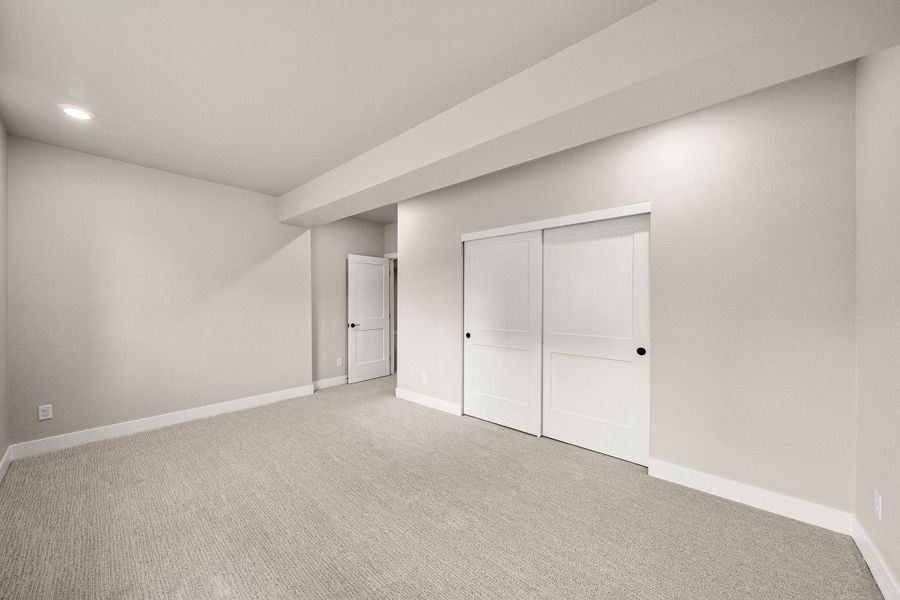 Spacious, unfurnished interior of a new home in Trumark Homes at Sterling Ranch, Littleton (Image 33).