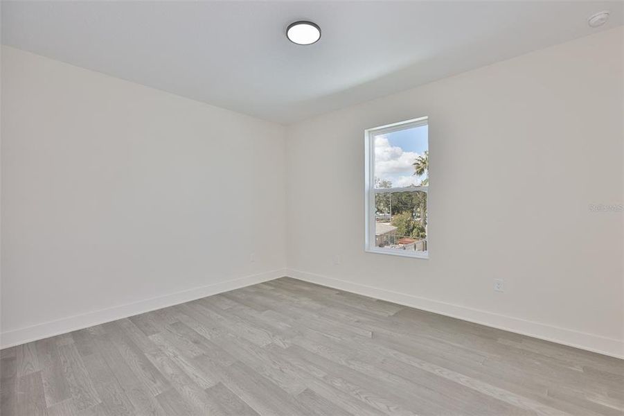 Spacious, unfurnished interior of a new home in , Tampa (Image 21).