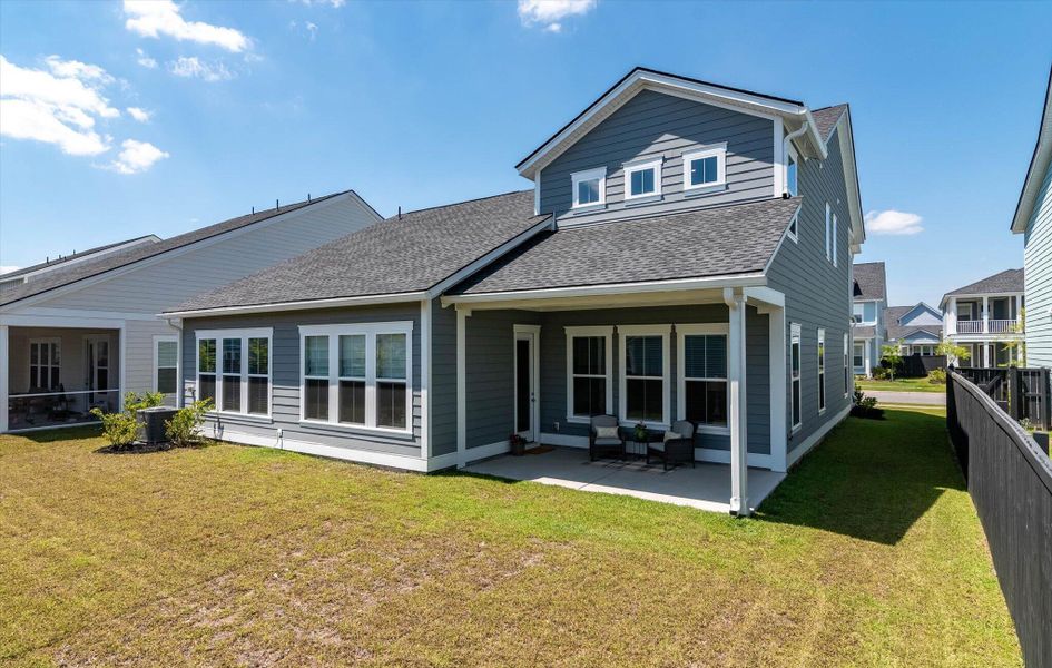Exterior details and patio area of a home in Carnes Crossroads, Summerville (Image 3).
