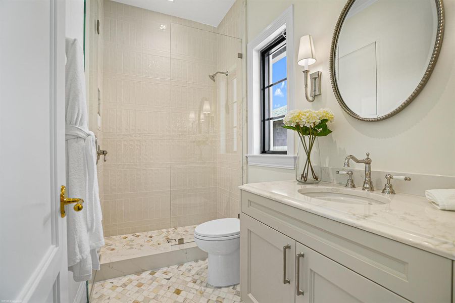 Gust Bathroom