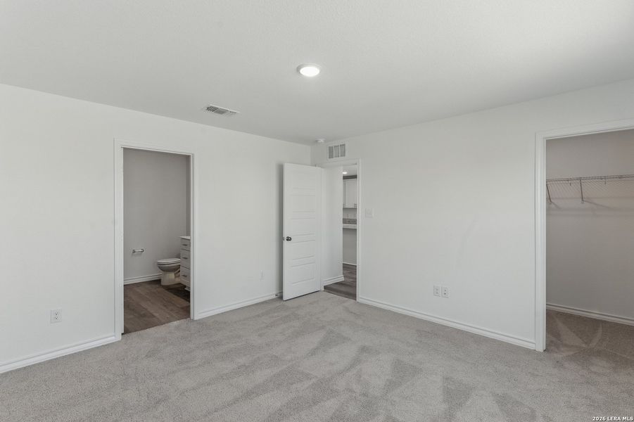 Spacious, unfurnished interior of a new home in Cinco Lakes, San Antonio (Image 10).