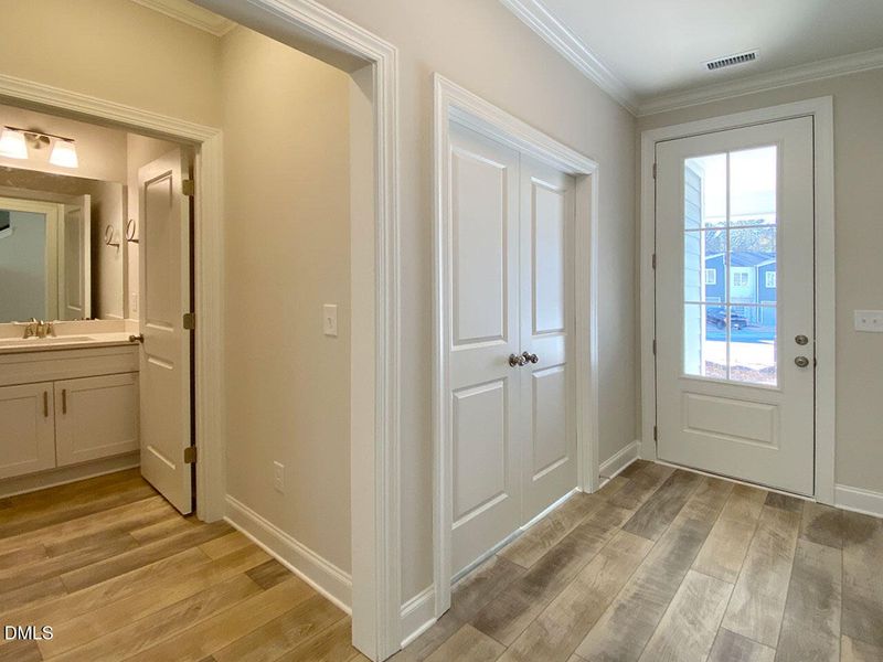 LV18 Powder to Foyer LV18 Powder to Foyer