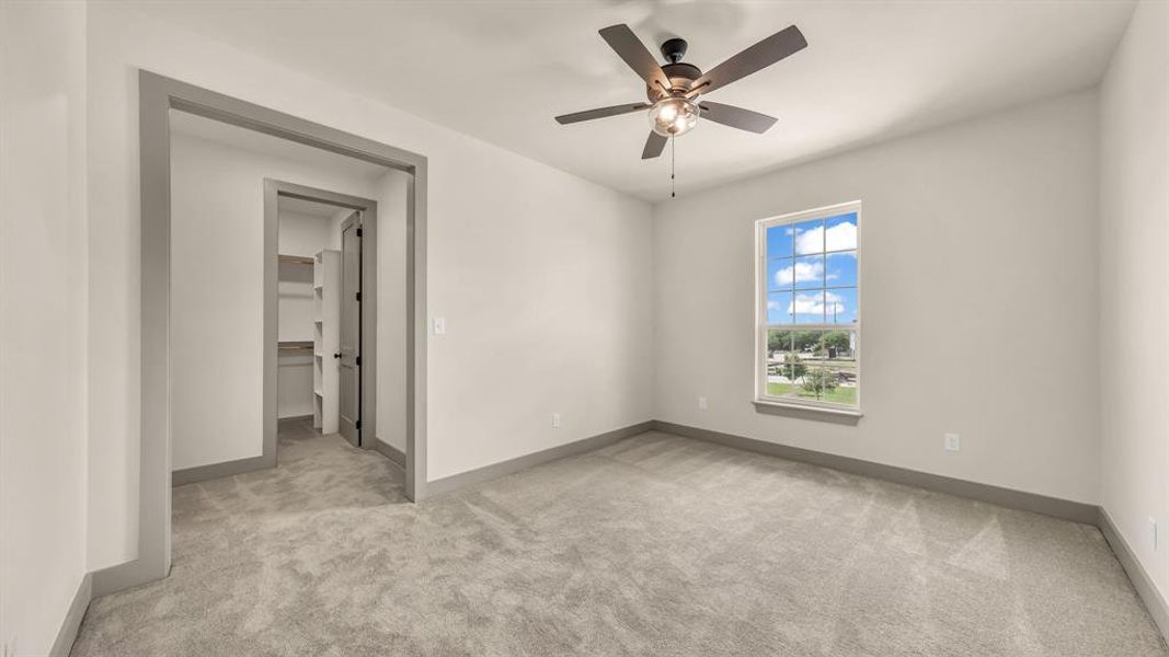 Spacious, unfurnished interior of a new home in , Aledo (Image 21).