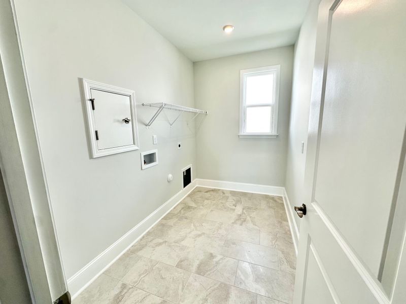Spacious, unfurnished interior of a new home in Del Webb Wilmington at Mallory Creek, Leland (Image 9).