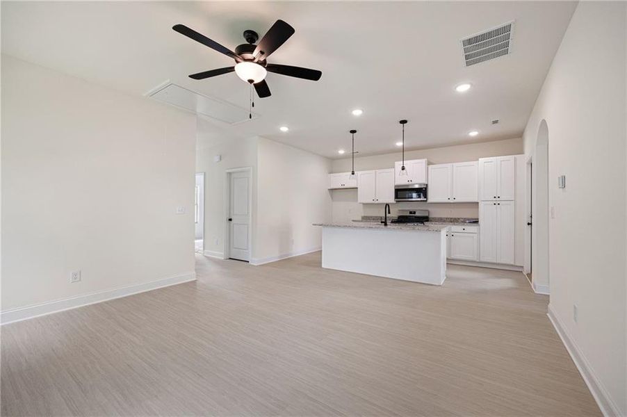 Spacious, unfurnished interior of a new home in , Carrollton (Image 17).