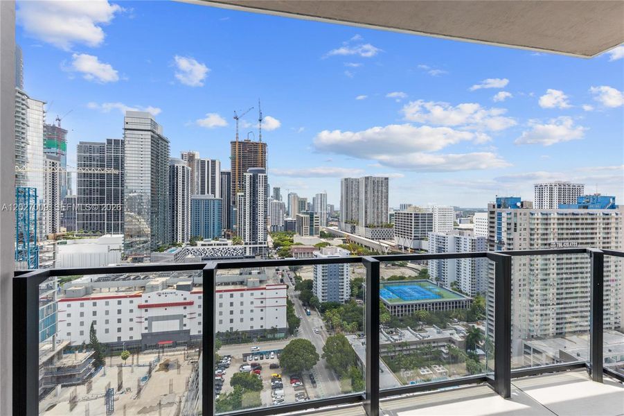 Condo located in Miami, FL showcasing its design and architecture (Image 26).