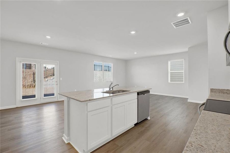 Furnished interior view inside a new home in , Jasper (Image 4).