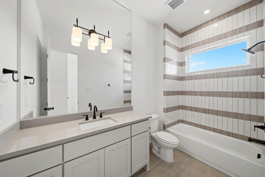 Furnished interior view inside a new home in Legacy, League City (Image 10).