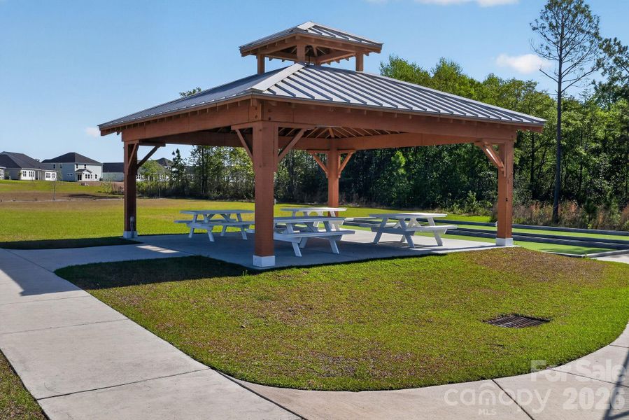 Community amenities in , Longs (Image 34).